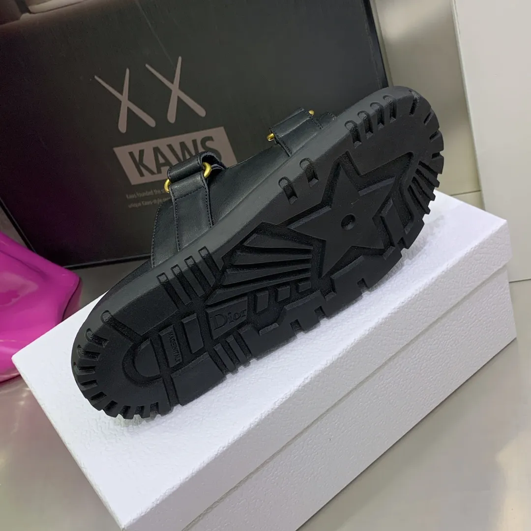👟👟Ex-factory price 440👟👟 Dior 2022 spring and summer new Act thick-soled casual women's shoes CD letter logo hardware buckle open-toe slippers Star-same style flat-bottomed round-toe retro beach shoes Top version on the market Material: imported calfskin upper/imported metal cowhide + cowhide feet + water-dyed sheepskin lining + original molded T👟👟Ex-factory price U outsole Size:34-41 (34.40.41 customization is not returnable)